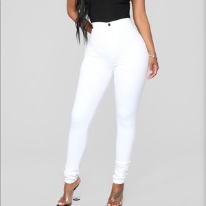 Fashion nova NWT white jeans